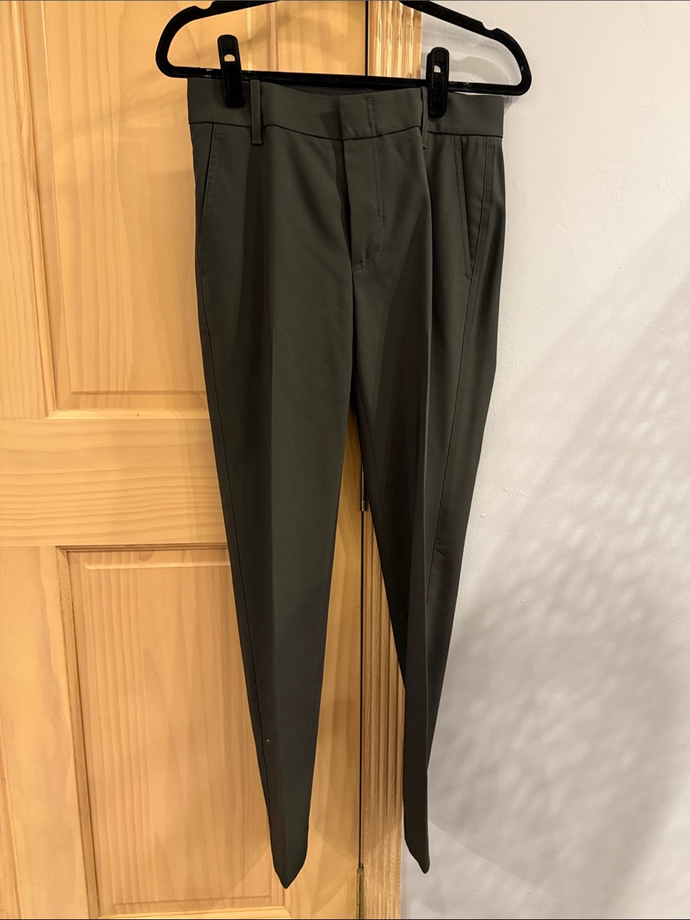 Vince Olive Green Slim Tapered Ankle Pants Women’s